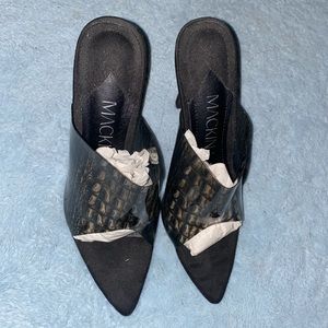 Black Mackin J heels